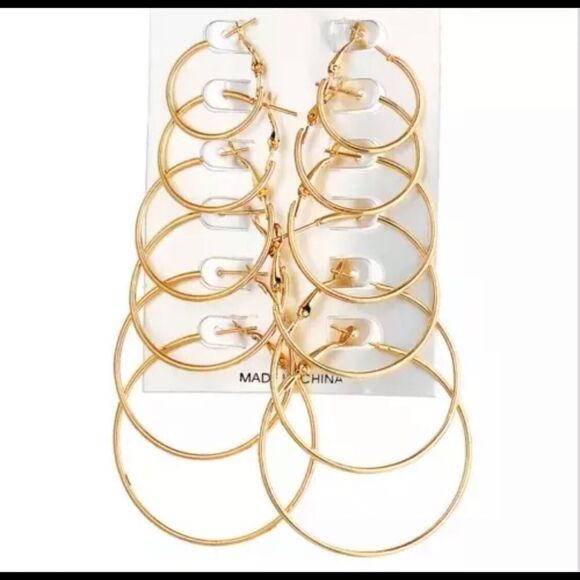 NEW … Set Of “6 Pair” Gold Hoop Earring’s - Picture 2 of 3